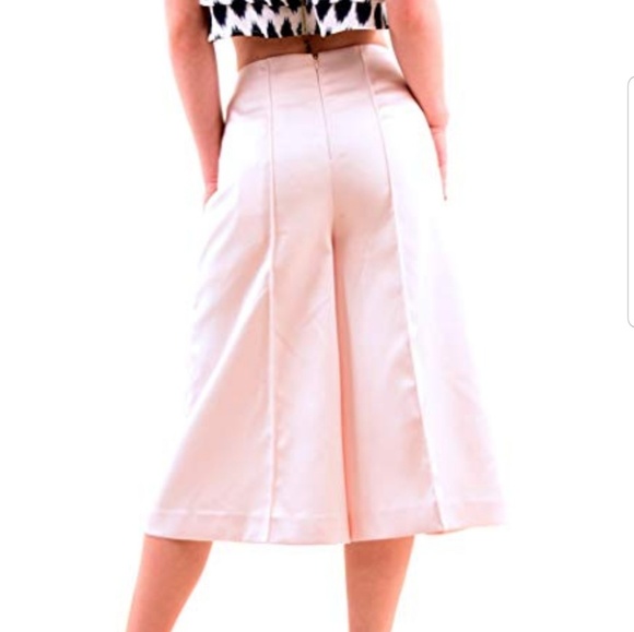 Sweetest Little Thing Culottes - Picture 2 of 4